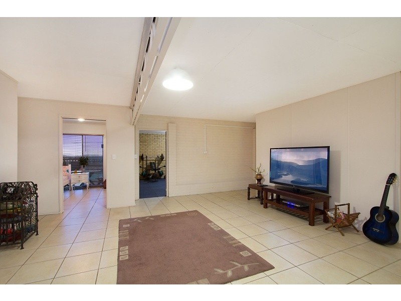 24 Laura Street, Banora Point NSW 2486