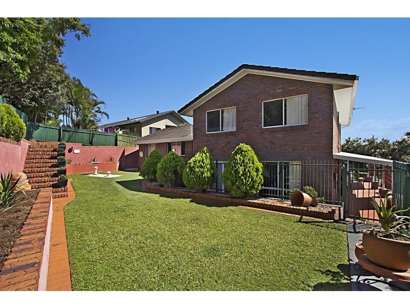 24 St Andrews Way, Banora Point NSW 2486