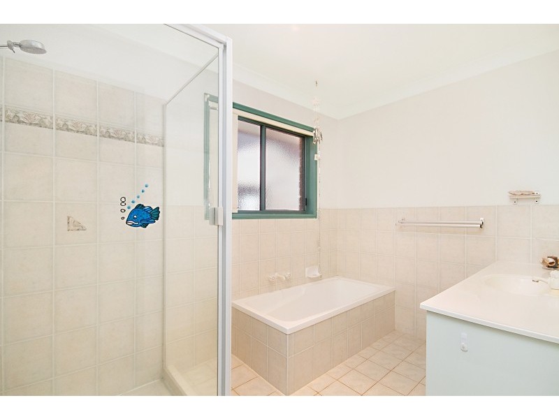 7 Rosslea Court, Banora Point NSW 2486