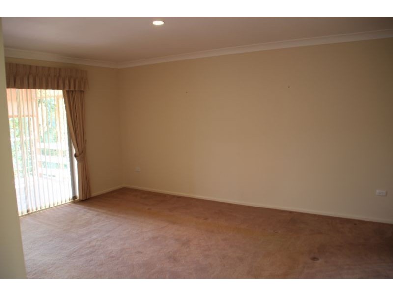 17 Castlecrag Avenue, Banora Point NSW 2486