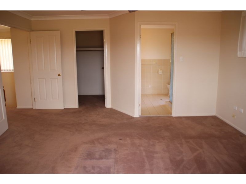 17 Castlecrag Avenue, Banora Point NSW 2486