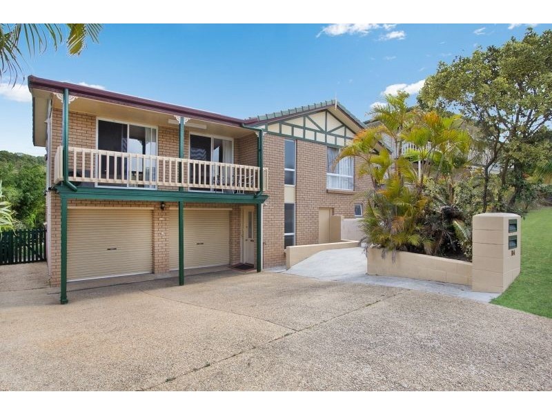 104 Lochlomond Drive, Banora Point NSW 2486