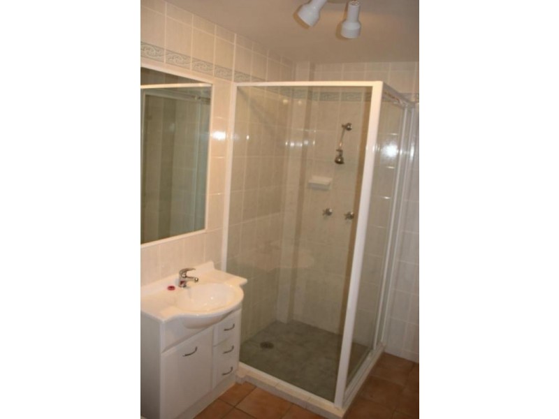 2/104 Lochlomond Drive, Banora Point NSW 2486