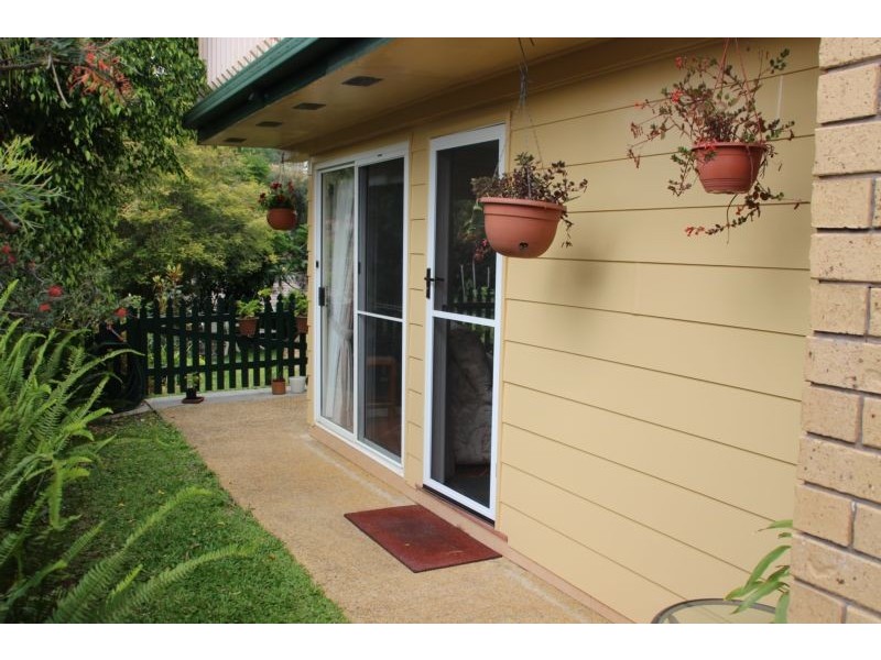 2/104 Lochlomond Drive, Banora Point NSW 2486