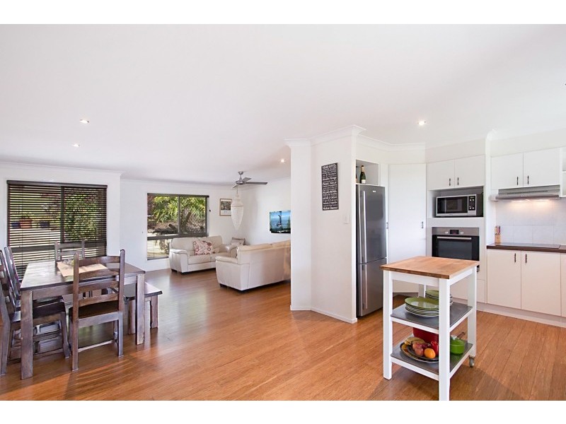25 Honeymyrtle Drive, Banora Point NSW 2486