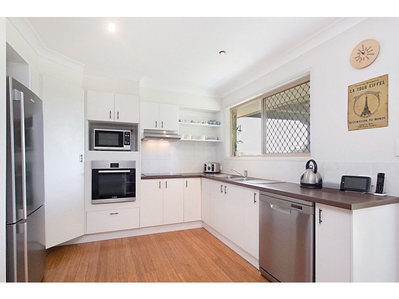 25 Honeymyrtle Drive, Banora Point NSW 2486