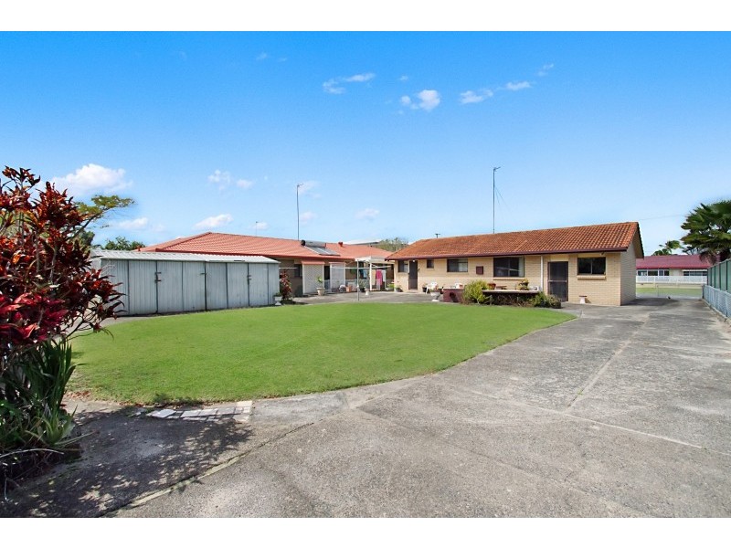 32 Blundell Blvd, Tweed Heads South NSW 2486