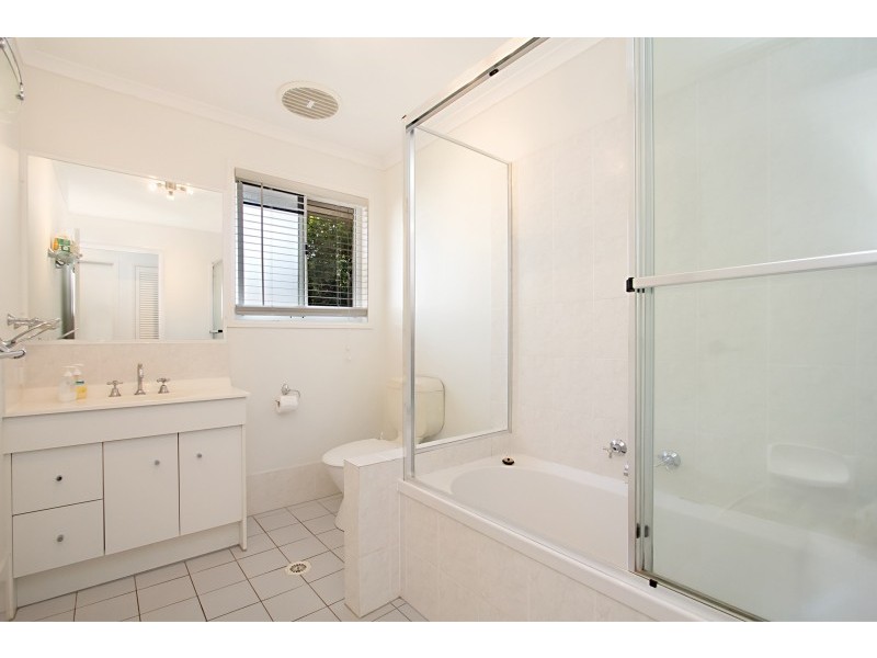 2/21 Lochlomond Drive, Banora Point NSW 2486