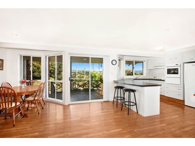 8 Bluegum Blvd, Banora Point NSW 2486