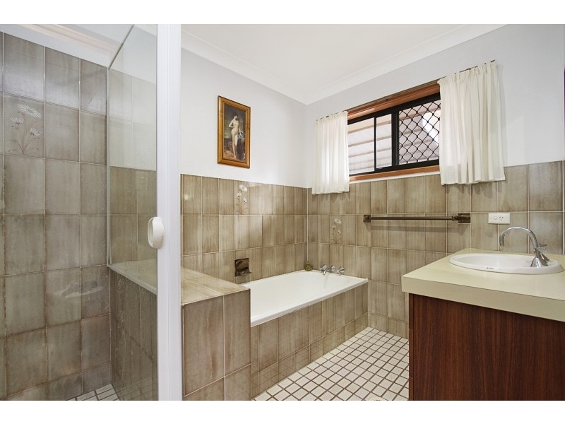 22 Bluegum Blvd, Banora Point NSW 2486