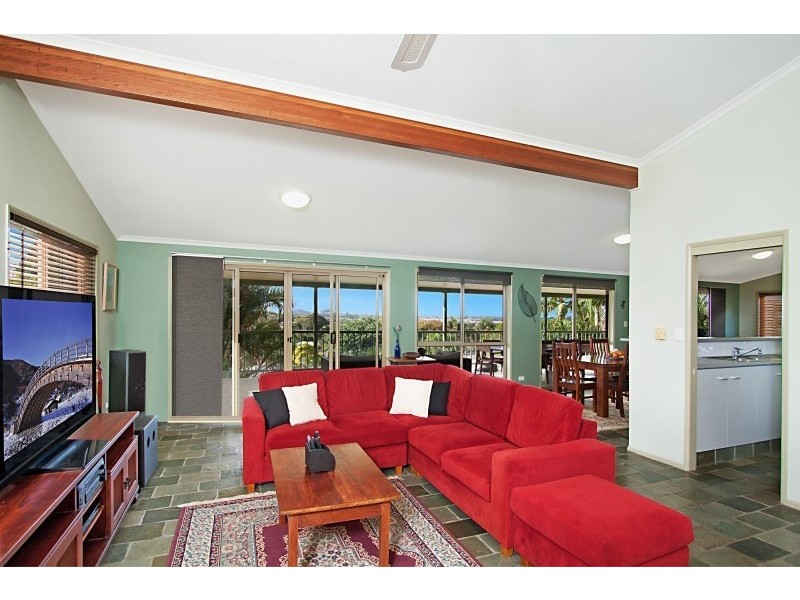 13 Clonakilty Close, Banora Point NSW 2486
