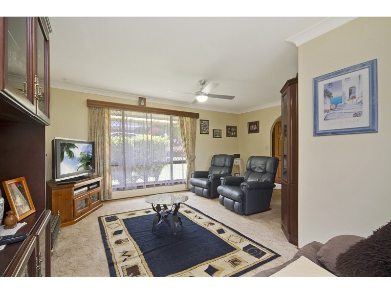 8 Muirfield Place, Banora Point NSW 2486