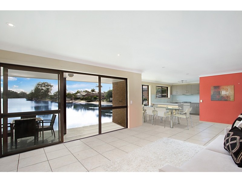 1/25 The Lakes Drive, Tweed Heads West NSW 2485
