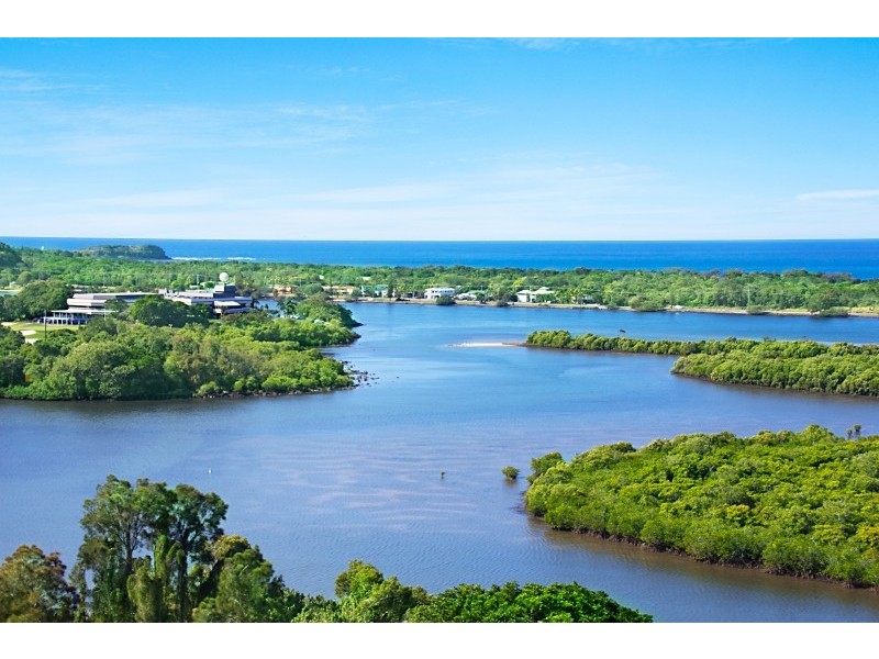 10 Walter Crescent, Banora Point NSW 2486