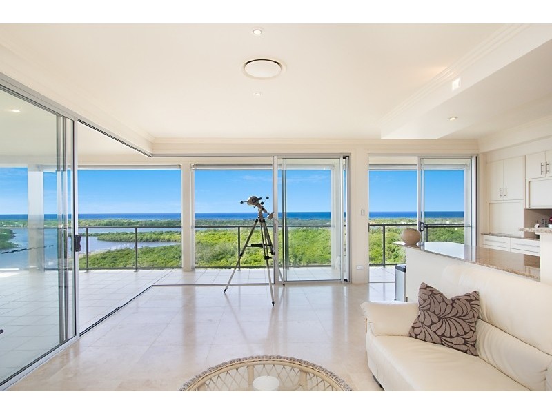 10 Walter Crescent, Banora Point NSW 2486