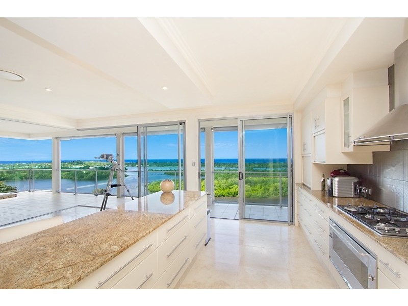 10 Walter Crescent, Banora Point NSW 2486