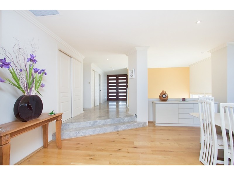 10 Walter Crescent, Banora Point NSW 2486