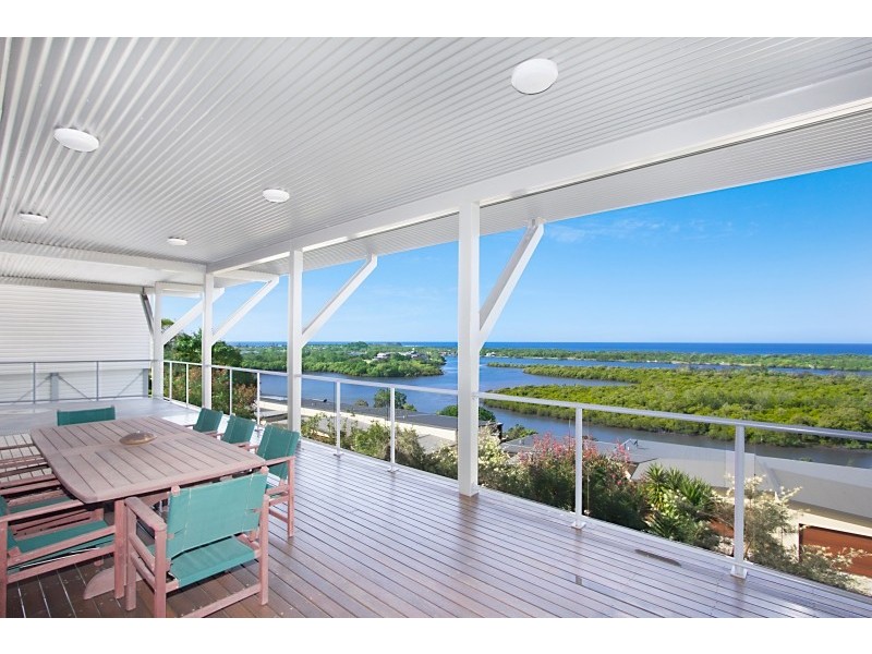 10 Walter Crescent, Banora Point NSW 2486