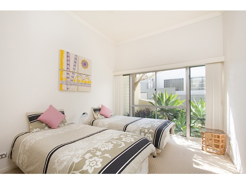 10 Walter Crescent, Banora Point NSW 2486