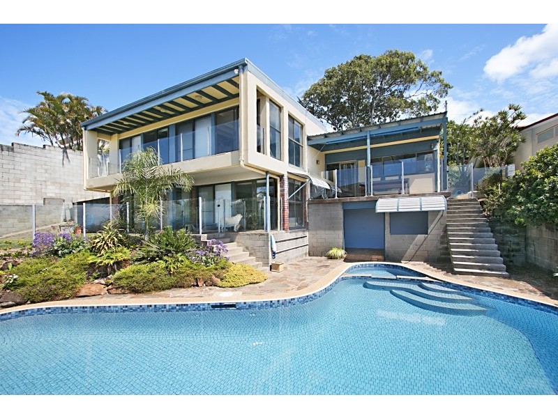 16 Walter Crescent, Banora Point NSW 2486