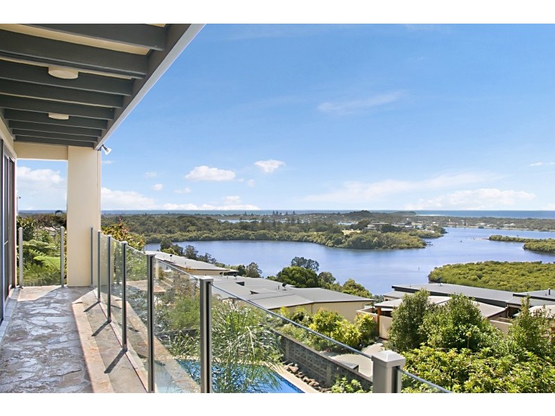 16 Walter Crescent, Banora Point NSW 2486