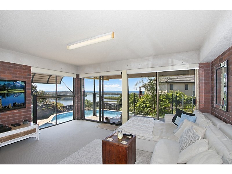 16 Walter Crescent, Banora Point NSW 2486