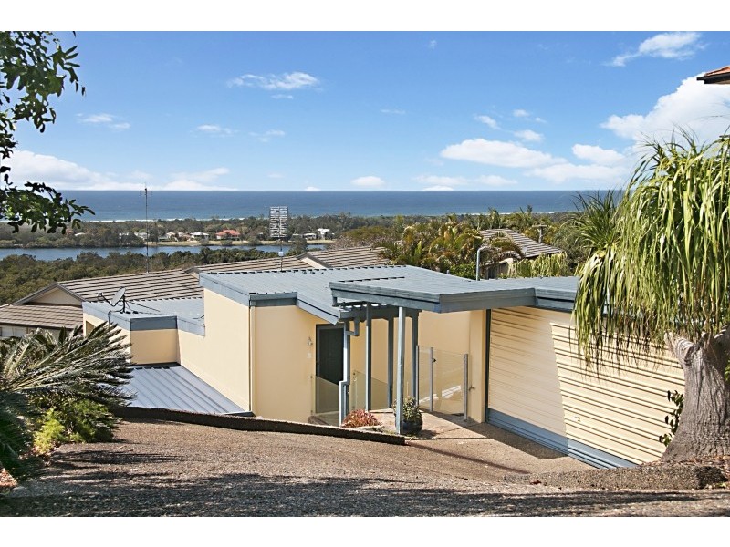16 Walter Crescent, Banora Point NSW 2486