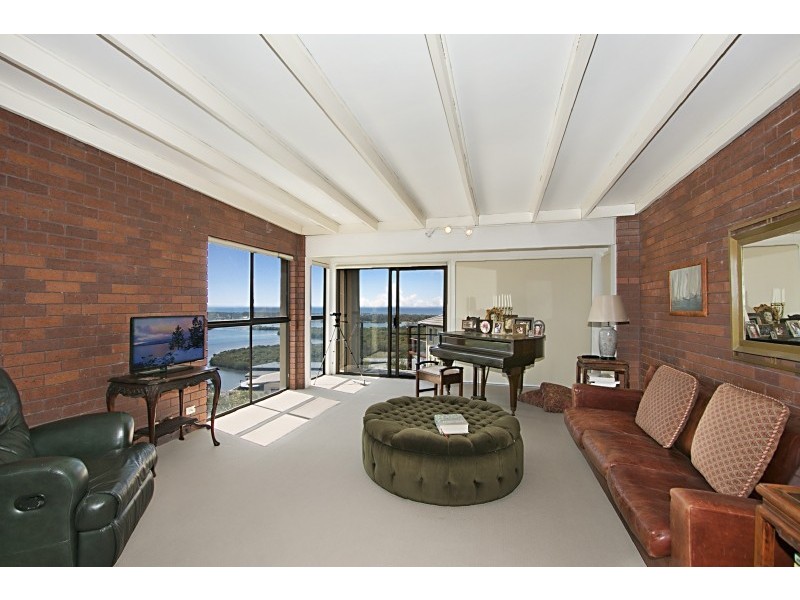 16 Walter Crescent, Banora Point NSW 2486