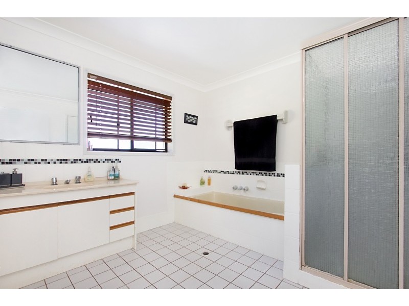 13 Parkes Lane, Terranora NSW 2486