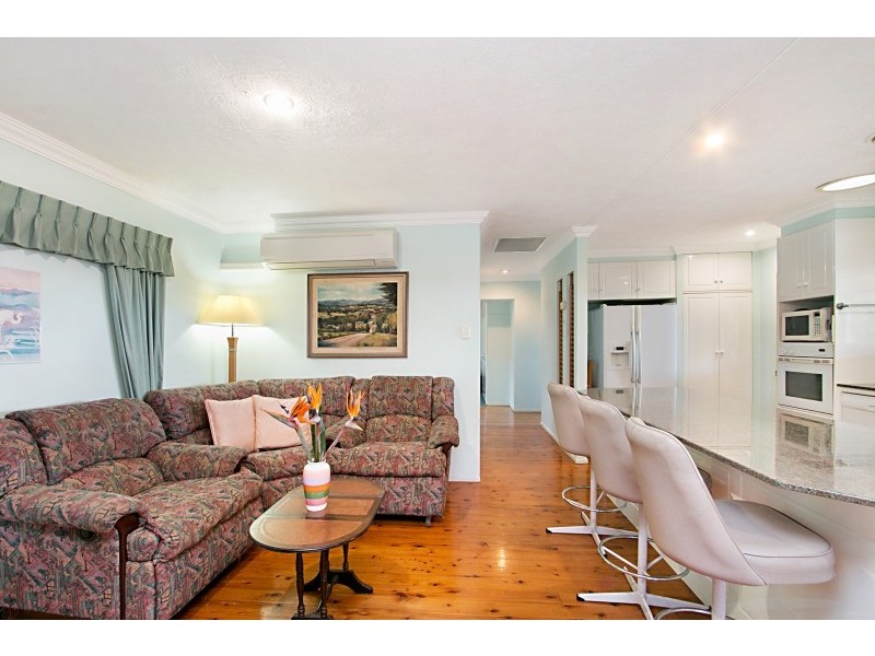 16 Laura Street, Banora Point NSW 2486