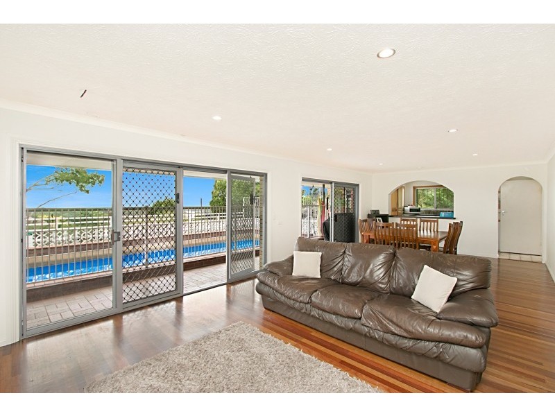 22 Anthony Avenue, Banora Point NSW 2486