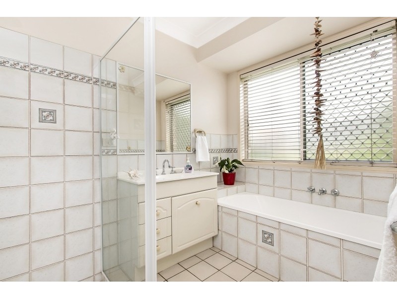 14 Shamrock Avenue, Banora Point NSW 2486