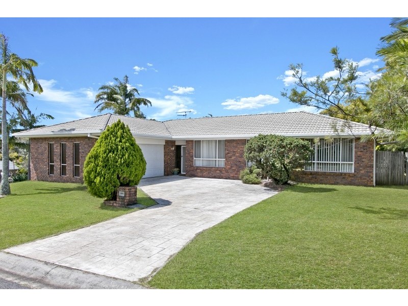 25 Manuka Drive, Banora Point NSW 2486