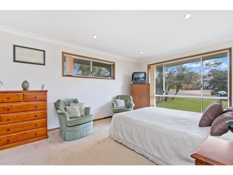 25 Manuka Drive, Banora Point NSW 2486