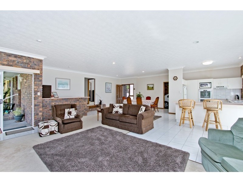 25 Manuka Drive, Banora Point NSW 2486