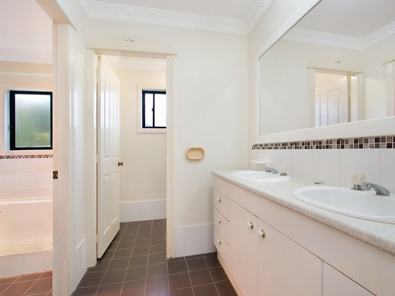10 Elm Place, Banora Point NSW 2486