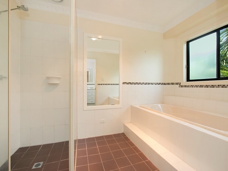 10 Elm Place, Banora Point NSW 2486