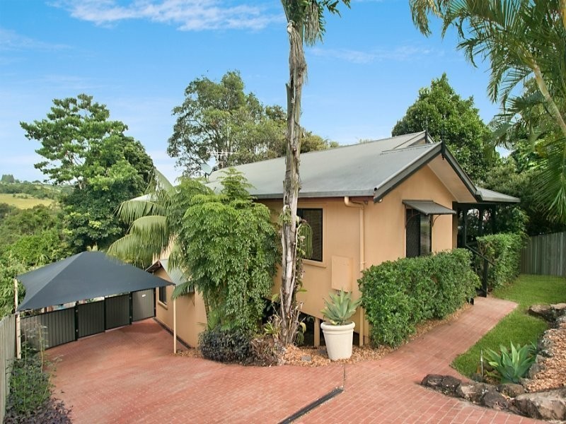 10 Elm Place, Banora Point NSW 2486