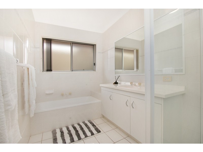 23 Oakland Parade, Banora Point NSW 2486