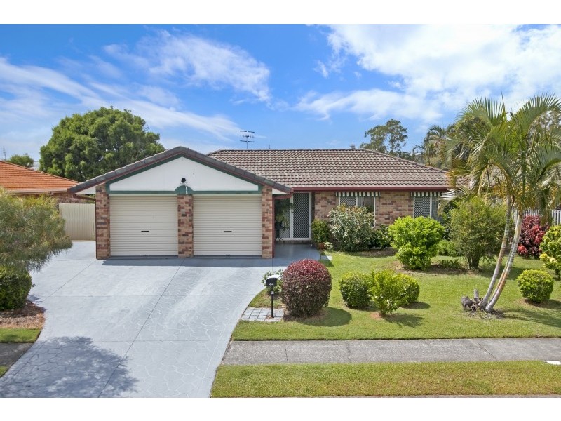 77 Avondale Drive, Banora Point NSW 2486
