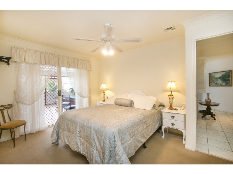 77 Avondale Drive, Banora Point NSW 2486