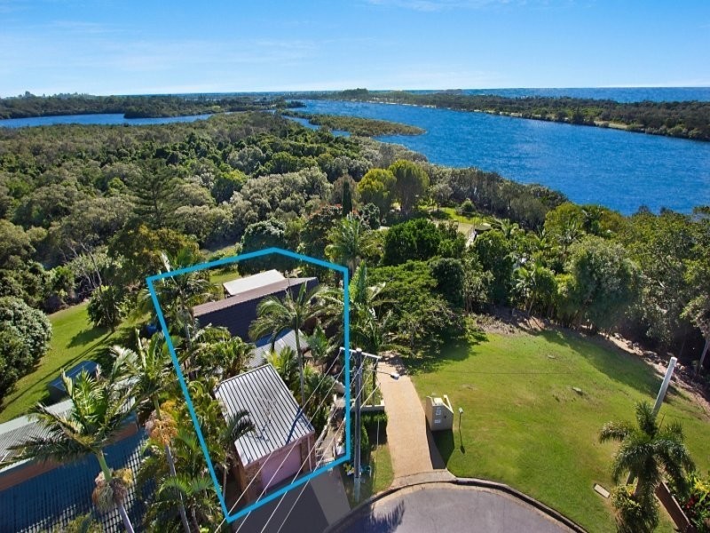33 Hibiscus Parade, Banora Point NSW 2486