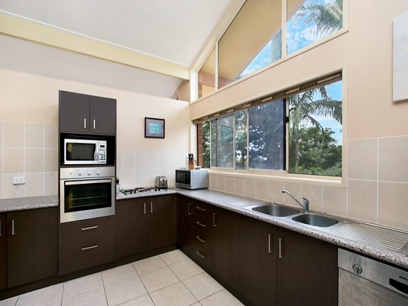 33 Hibiscus Parade, Banora Point NSW 2486