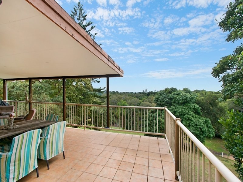33 Hibiscus Parade, Banora Point NSW 2486