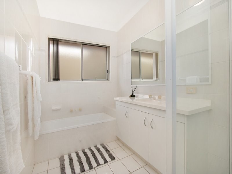 23 Oakland Parade, Banora Point NSW 2486