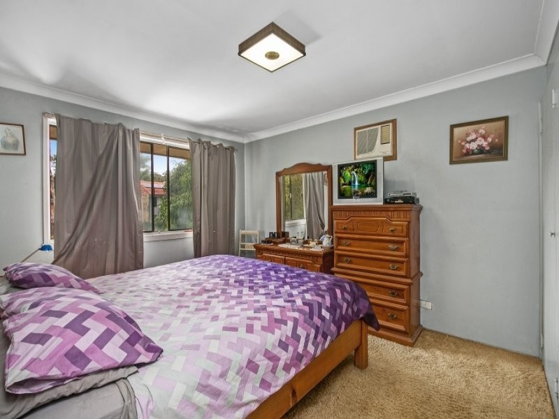 33 Lakes Drive, Tweed Heads West NSW 2485