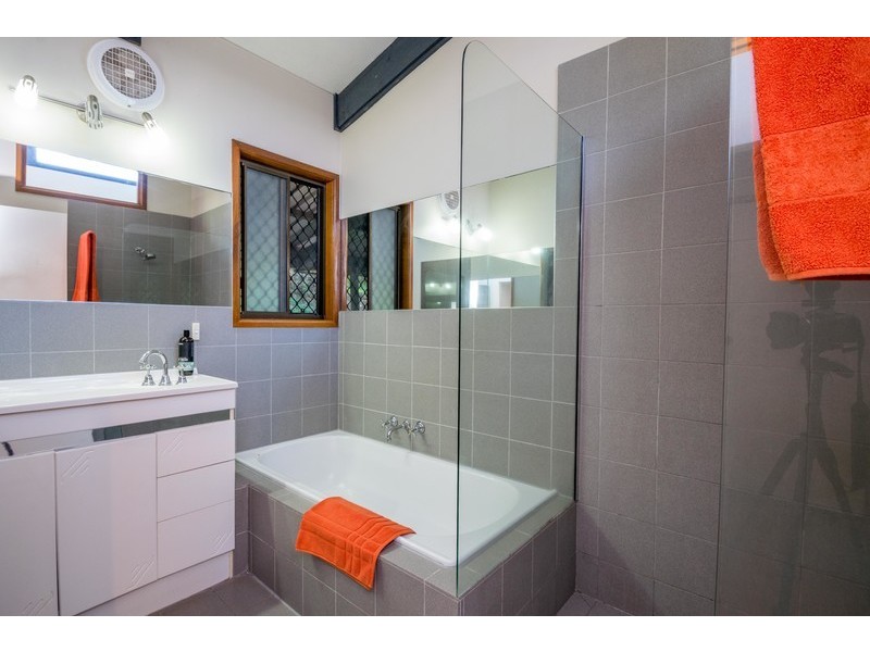 8 Inlet Drive, Tweed Heads West NSW 2485