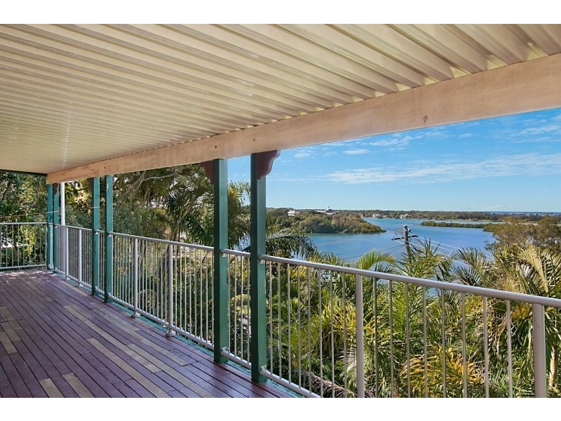 5 Fairway Drive, Banora Point NSW 2486