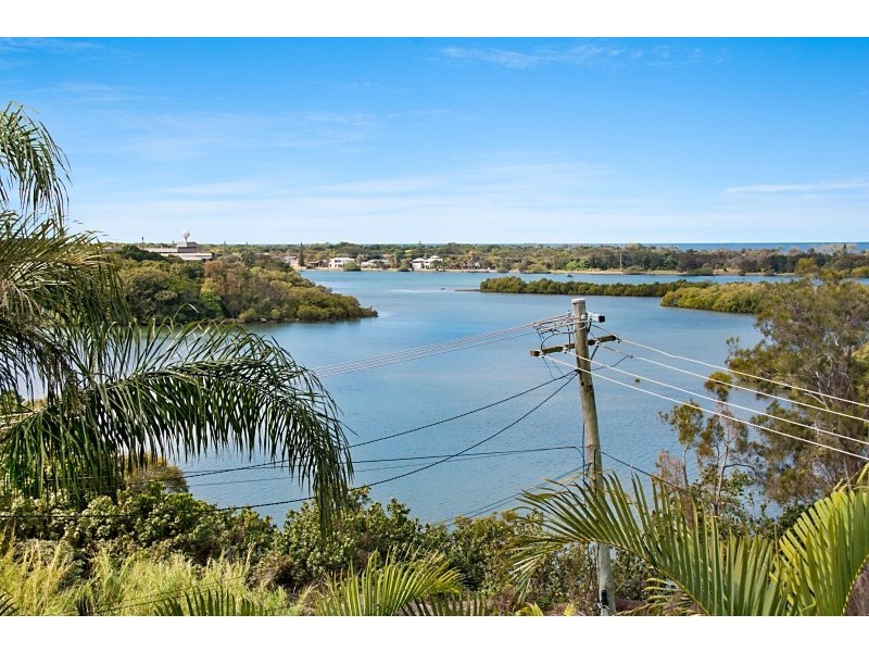 5 Fairway Drive, Banora Point NSW 2486