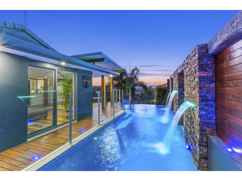 16 Castlecrag Avenue, Banora Point NSW 2486